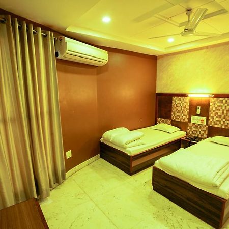 Hotel Ashiana Jāmnagar Екстериор снимка
