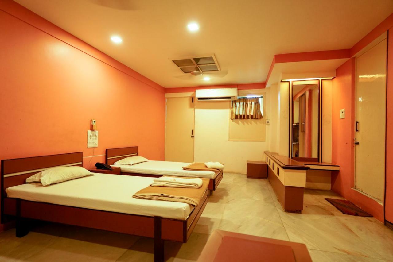 Hotel Ashiana Jāmnagar Екстериор снимка