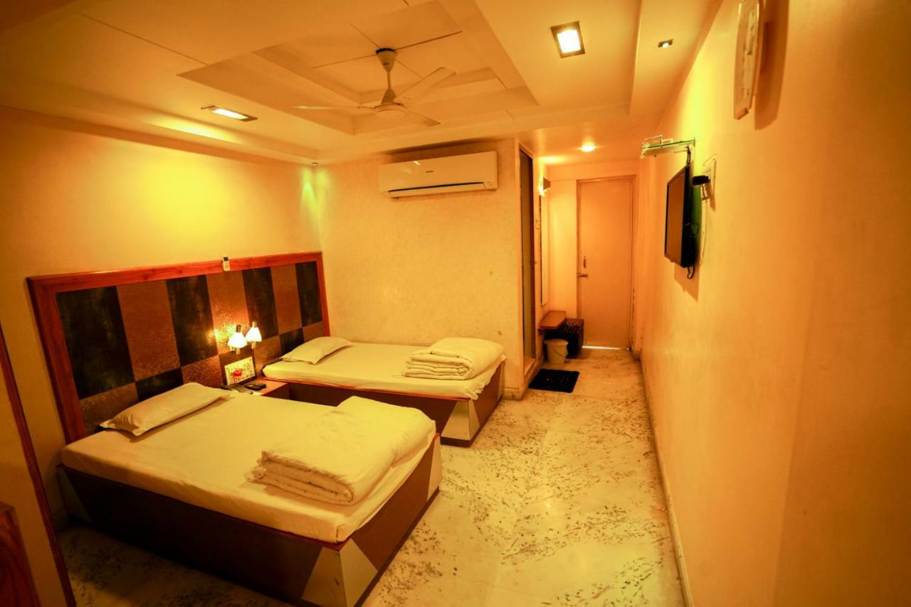 Hotel Ashiana Jāmnagar Екстериор снимка